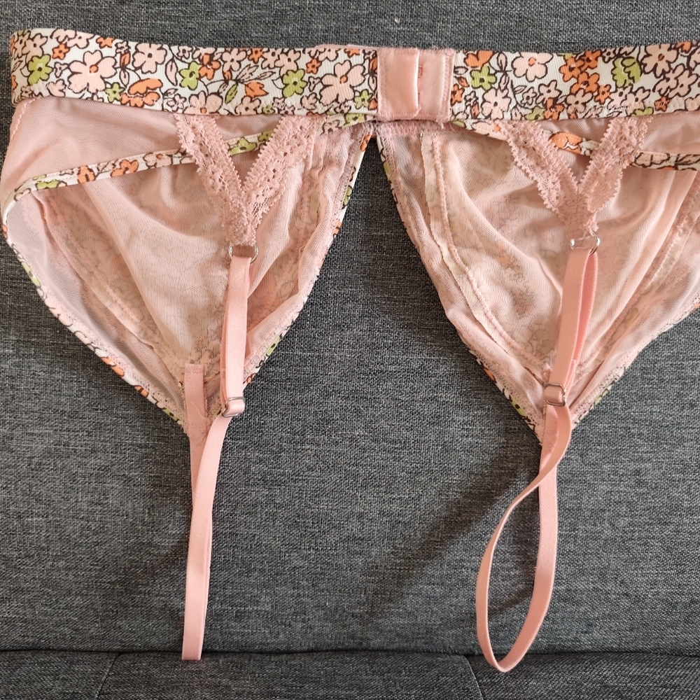 Bralette Small - Picture 4 of 9
